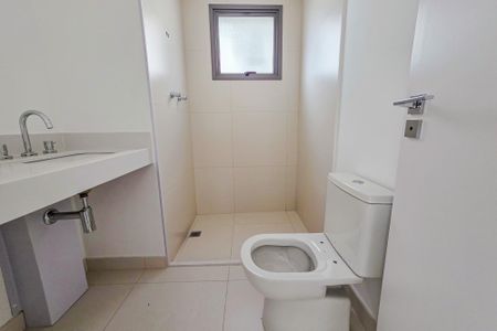 Apartamento à venda com 153m², 4 quartos e 3 vagas Apartamento à venda com 153m², 4 quartos e 3 vagasBanheiro da Suíte 1