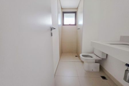 Apartamento à venda com 153m², 4 quartos e 3 vagas Apartamento à venda com 153m², 4 quartos e 3 vagasBanheiro da Suíte 2