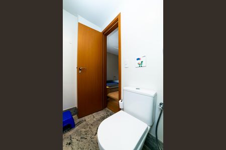 Apartamento à venda com 144m², 4 quartos e 4 vagas Apartamento à venda com 144m², 4 quartos e 4 vagasBanheiro da Suíte 2