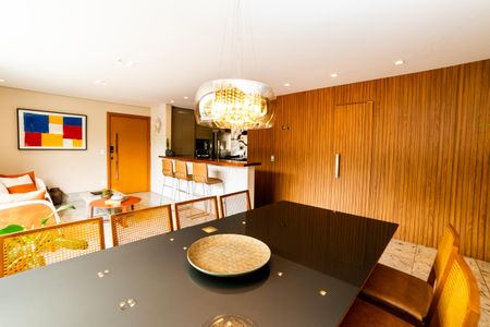 Apartamento à venda com 144m², 4 quartos e 4 vagas Apartamento à venda com 144m², 4 quartos e 4 vagasSala