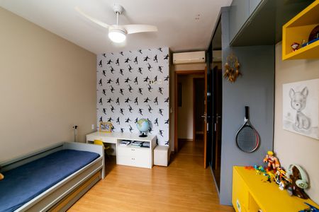 Apartamento à venda com 144m², 4 quartos e 4 vagas Apartamento à venda com 144m², 4 quartos e 4 vagasSuíte 2