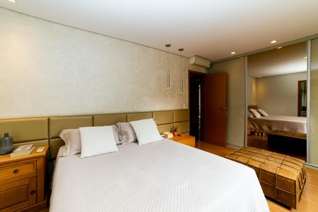 Apartamento à venda com 144m², 4 quartos e 4 vagas Apartamento à venda com 144m², 4 quartos e 4 vagasSuíte 1