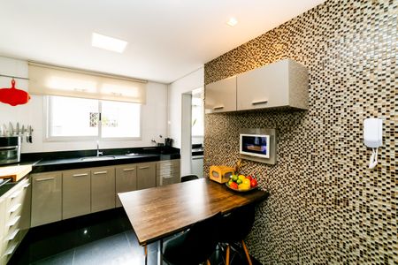 Apartamento à venda com 144m², 4 quartos e 4 vagas Apartamento à venda com 144m², 4 quartos e 4 vagasCozinha