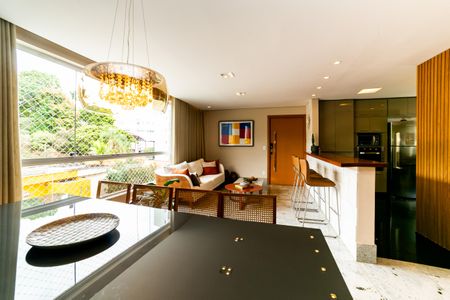 Apartamento à venda com 144m², 4 quartos e 4 vagas Apartamento à venda com 144m², 4 quartos e 4 vagasSala