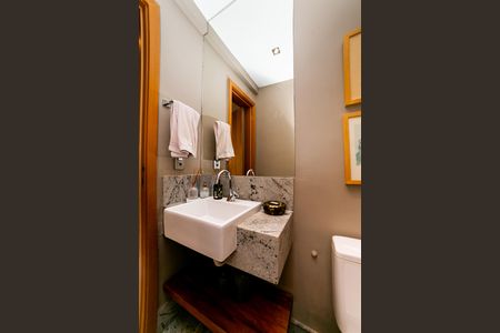 Apartamento à venda com 144m², 4 quartos e 4 vagas Apartamento à venda com 144m², 4 quartos e 4 vagasLavabo
