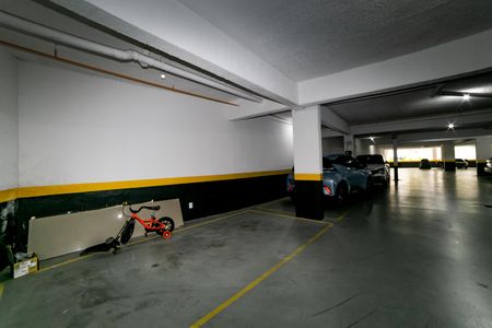 Apartamento à venda com 144m², 4 quartos e 4 vagas Apartamento à venda com 144m², 4 quartos e 4 vagasGaragem