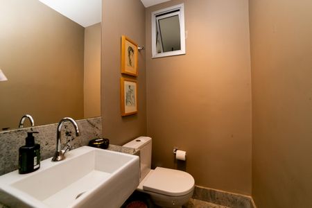 Apartamento à venda com 144m², 4 quartos e 4 vagas Apartamento à venda com 144m², 4 quartos e 4 vagasLavabo