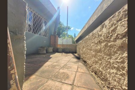 Casa à venda com 130m², 3 quartos e 2 vagas Casa à venda com 130m², 3 quartos e 2 vagasÁrea externa