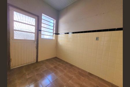 Casa à venda com 130m², 3 quartos e 2 vagas Casa à venda com 130m², 3 quartos e 2 vagasCozinha