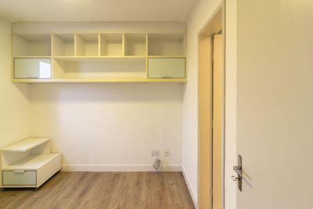 Apartamento à venda com 74m², 2 quartos e 2 vagas Apartamento à venda com 74m², 2 quartos e 2 vagasQuarto 1 - Suíte
