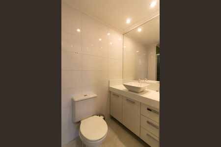 Apartamento à venda com 74m², 2 quartos e 2 vagas Apartamento à venda com 74m², 2 quartos e 2 vagasBanheiro Suíte
