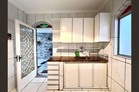 Casa para alugar com 78m², 2 quartos e 2 vagas Casa para alugar com 78m², 2 quartos e 2 vagasCozinha