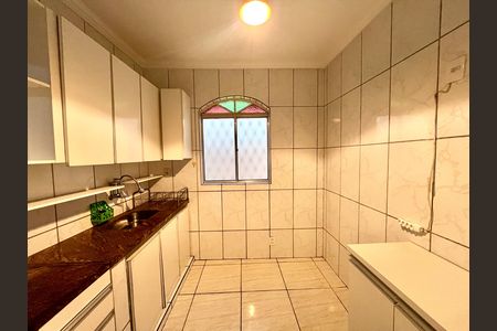 Casa para alugar com 78m², 2 quartos e 2 vagas Casa para alugar com 78m², 2 quartos e 2 vagasCozinha