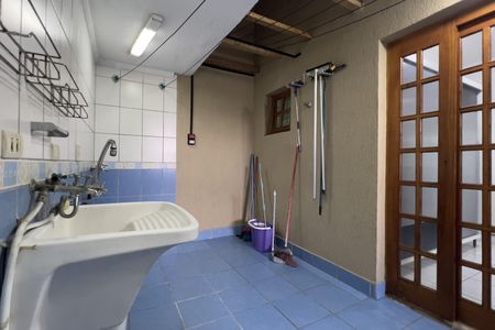 Área de Serviço de casa à venda com 3 quartos, 275m² em Jardim Santa Mena, Guarulhos