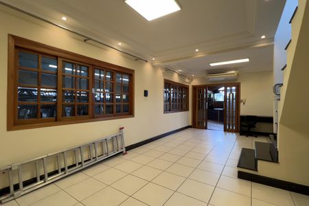 Casa à venda com 3 quartos, 275m² em Jardim Santa Mena, Guarulhos