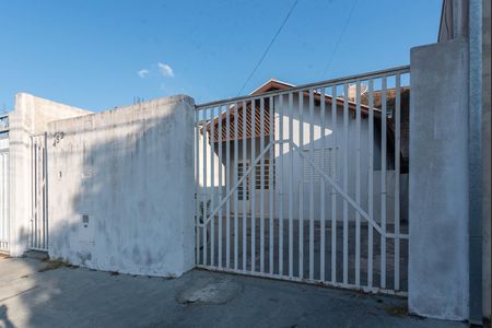 Casa à venda com 58m², 3 quartos e 3 vagas Casa à venda com 58m², 3 quartos e 3 vagasFachada