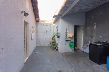 Casa à venda com 58m², 3 quartos e 3 vagas Casa à venda com 58m², 3 quartos e 3 vagasQuintal