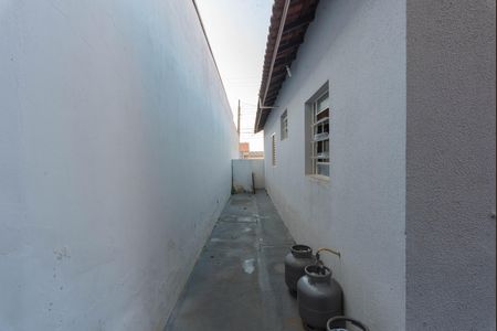 Casa à venda com 58m², 3 quartos e 3 vagas Casa à venda com 58m², 3 quartos e 3 vagasQuintal