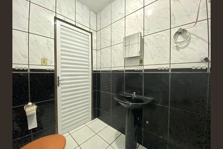 Casa para alugar com 70m², 3 quartos e 1 vaga Casa para alugar com 70m², 3 quartos e 1 vagaBanheiro