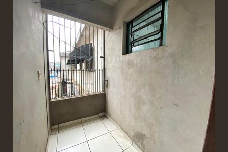 Casa para alugar com 70m², 3 quartos e 1 vaga Casa para alugar com 70m², 3 quartos e 1 vagaSacada do Quarto 2