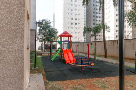 Apartamento para alugar com 48m², 2 quartos e 1 vaga Apartamento para alugar com 48m², 2 quartos e 1 vagaÁrea comum - Playground