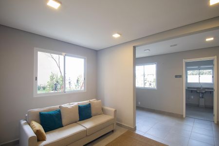 Apartamento para alugar com 32m², 2 quartos e sem vaga Apartamento para alugar com 32m², 2 quartos e sem vagaÁrea comum - Salão de festas