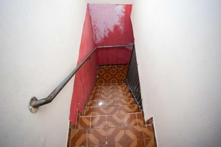 Casa para alugar com 79m², 2 quartos e 1 vagaEscada