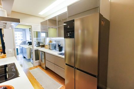 Apartamento à venda com 96m², 2 quartos e 2 vagas Apartamento à venda com 96m², 2 quartos e 2 vagasCozinha - Armários