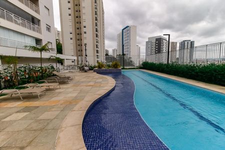 Apartamento à venda com 96m², 2 quartos e 2 vagas Apartamento à venda com 96m², 2 quartos e 2 vagasÁrea comum - Piscina