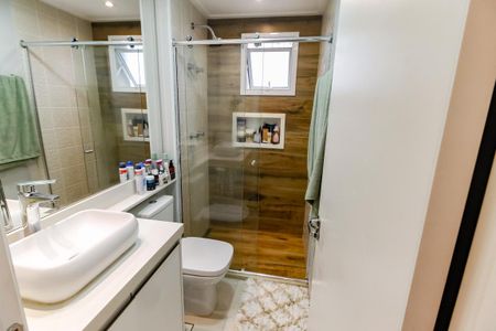 Apartamento à venda com 96m², 2 quartos e 2 vagas Apartamento à venda com 96m², 2 quartos e 2 vagasBanheiro da Suíte 2
