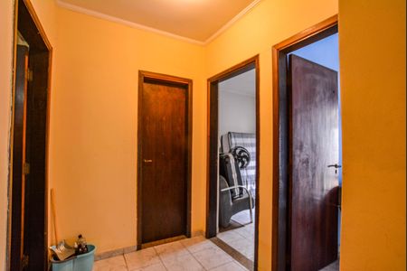 Casa à venda com 125m², 3 quartos e 2 vagas Casa à venda com 125m², 3 quartos e 2 vagasEscada