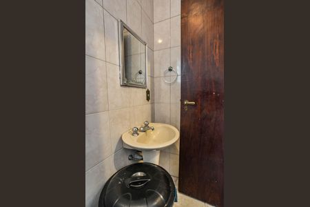 Casa à venda com 125m², 3 quartos e 2 vagas Casa à venda com 125m², 3 quartos e 2 vagasBanheiro Social