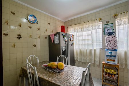Casa à venda com 125m², 3 quartos e 2 vagas Casa à venda com 125m², 3 quartos e 2 vagasCozinha