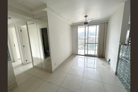 Sala de apartamento para alugar com 3 quartos, 54m² em Todos Os Santos, Rio de Janeiro