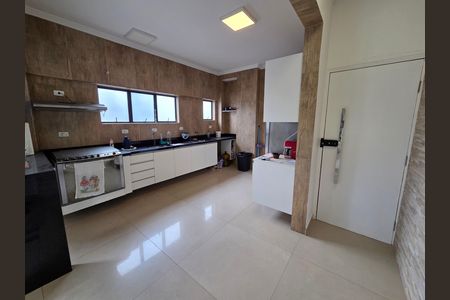 Apartamento para alugar com 210m², 3 quartos e 2 vagas Apartamento para alugar com 210m², 3 quartos e 2 vagasCozinha