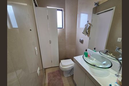 Apartamento para alugar com 210m², 3 quartos e 2 vagas Apartamento para alugar com 210m², 3 quartos e 2 vagasBanheiro da Suíte 1