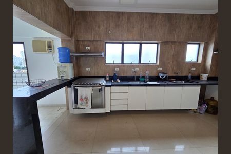 Apartamento para alugar com 210m², 3 quartos e 2 vagas Apartamento para alugar com 210m², 3 quartos e 2 vagasCozinha