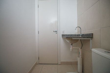 Banheiro de apartamento à venda com 1 quarto, 32m² em Santo Cristo, Rio de Janeiro