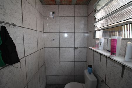 Casa para alugar com 60m², 2 quartos e sem vagaÁrea de Serviço - Banheiro