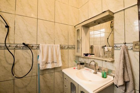 Banheiro de casa para alugar com 2 quartos, 258m² em Vila Romero, São Paulo