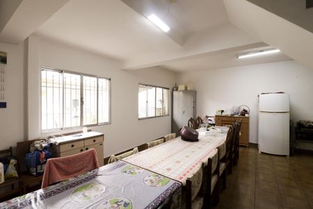 Casa para alugar com 2 quartos, 258m² em Vila Romero, São Paulo