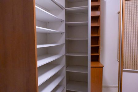 Apartamento para alugar com 88m², 3 quartos e 2 vagas Apartamento para alugar com 88m², 3 quartos e 2 vagasCloset