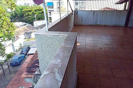 Casa de condomínio à venda com 328m², 3 quartos e 2 vagas
