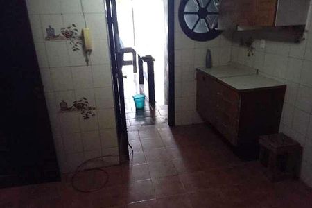 Casa de condomínio à venda com 328m², 3 quartos e 2 vagas