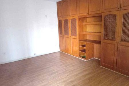 Casa de condomínio à venda com 328m², 3 quartos e 2 vagas