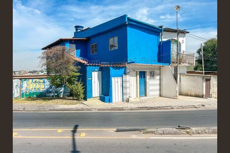 Casa para alugar com 70m², 2 quartos e sem vaga Casa para alugar com 70m², 2 quartos e sem vagaFachada