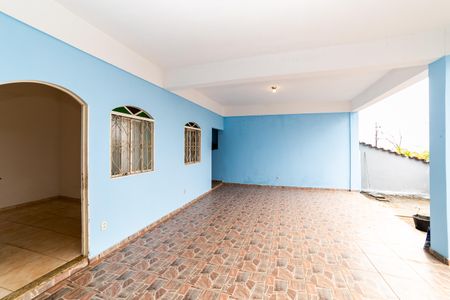 Casa à venda com 452m², 2 quartos e 4 vagas Casa à venda com 452m², 2 quartos e 4 vagasGaragem
