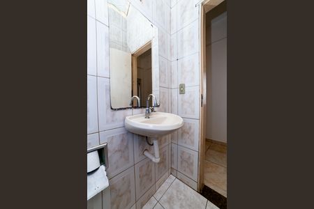 Casa à venda com 452m², 2 quartos e 4 vagas Casa à venda com 452m², 2 quartos e 4 vagasBanheiro