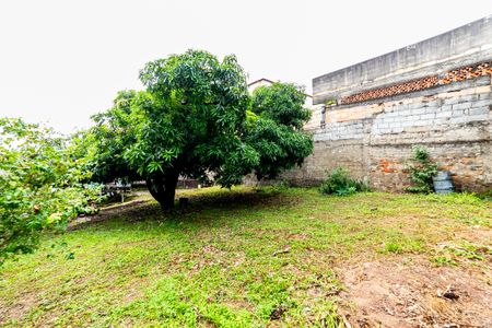 Casa à venda com 452m², 2 quartos e 4 vagas Casa à venda com 452m², 2 quartos e 4 vagasQuintal