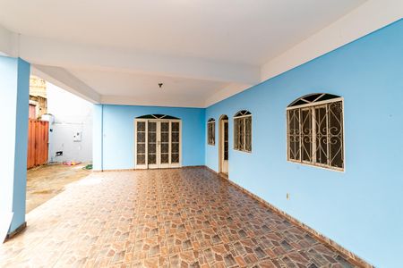 Casa à venda com 452m², 2 quartos e 4 vagas Casa à venda com 452m², 2 quartos e 4 vagasGaragem